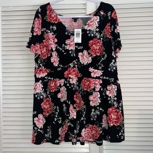 Torrid dressy top size 2 - NWT